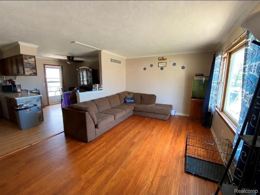 405 S East Street, Eaton Rapids, MI 48827 - #3