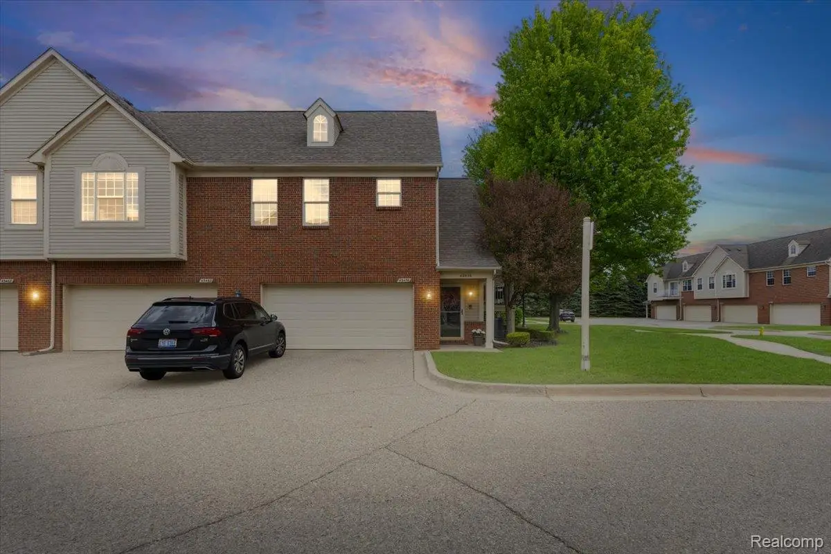 43456 Pendleton Circle, Sterling Heights, MI 48313 - #1