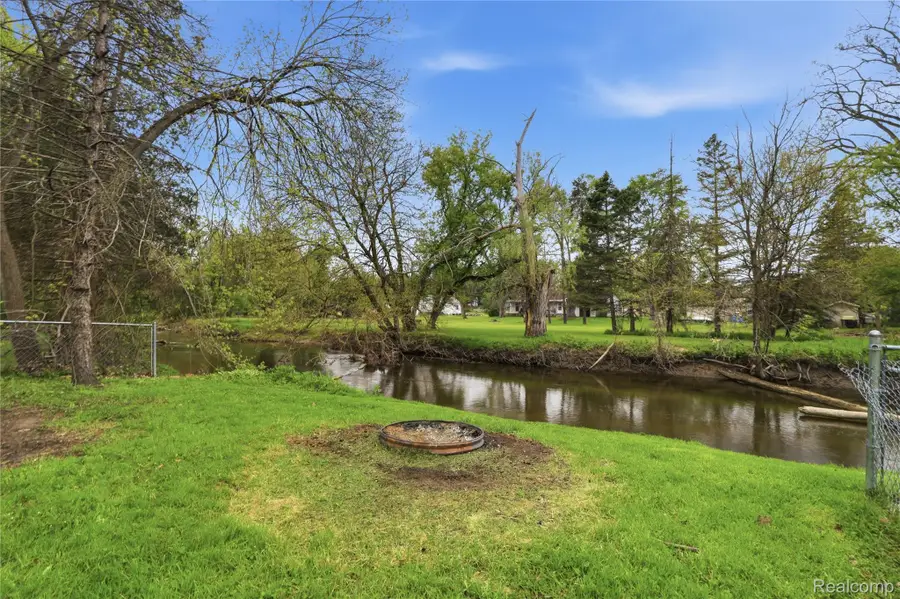 2465 Egelston Avenue, Burton, MI 48509 - #3