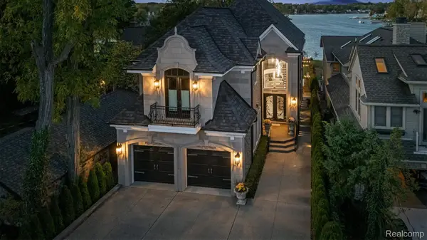 2390 Walnut Lake Road, WestBloomfield, MI 48323