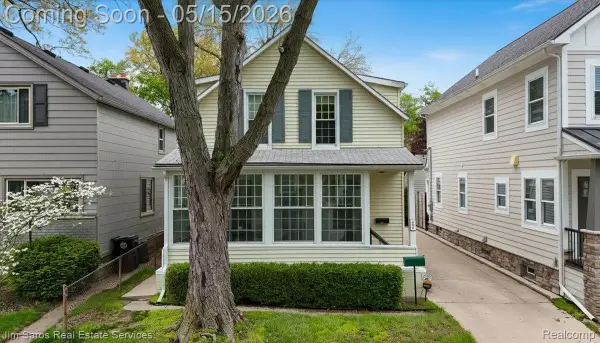 124 Muir Road, GrossePointeFarms, MI 48236