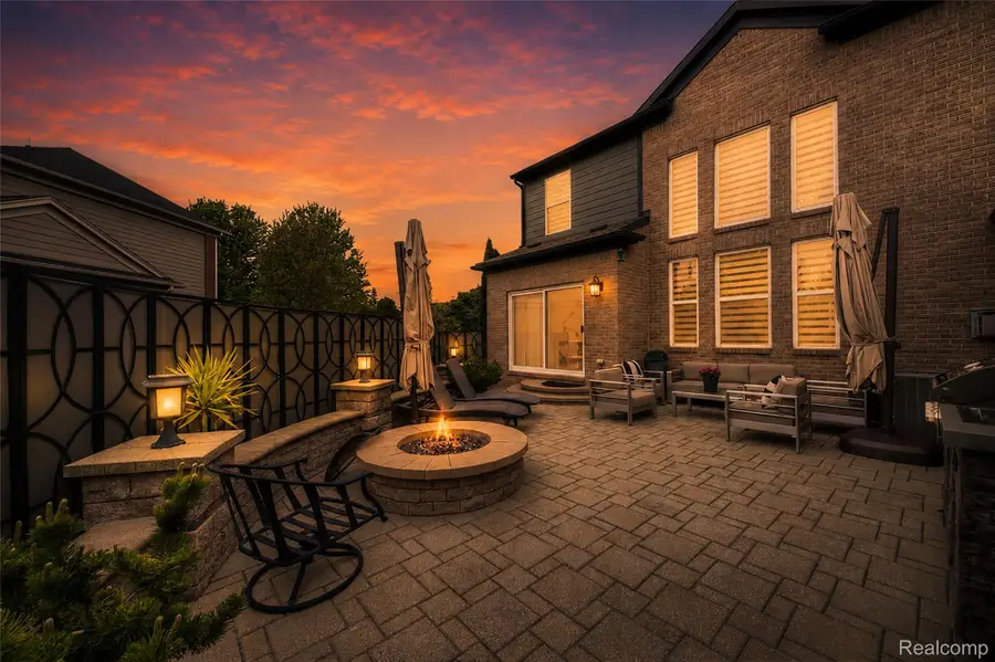 50411 Lansdowne Road, Canton, MI 48188 - #3
