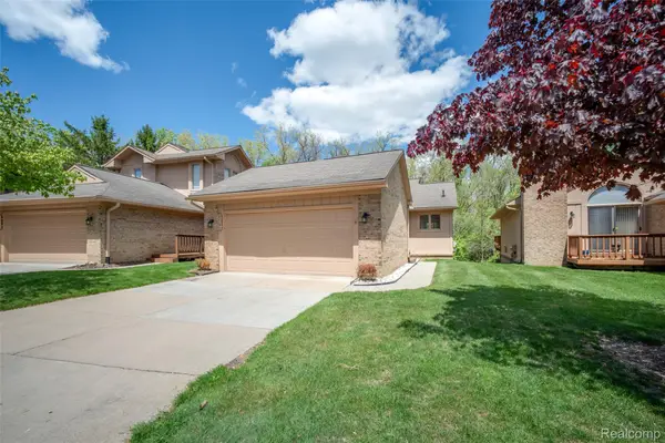 22130 River Ridge Trail, FarmingtonHills, MI 48335