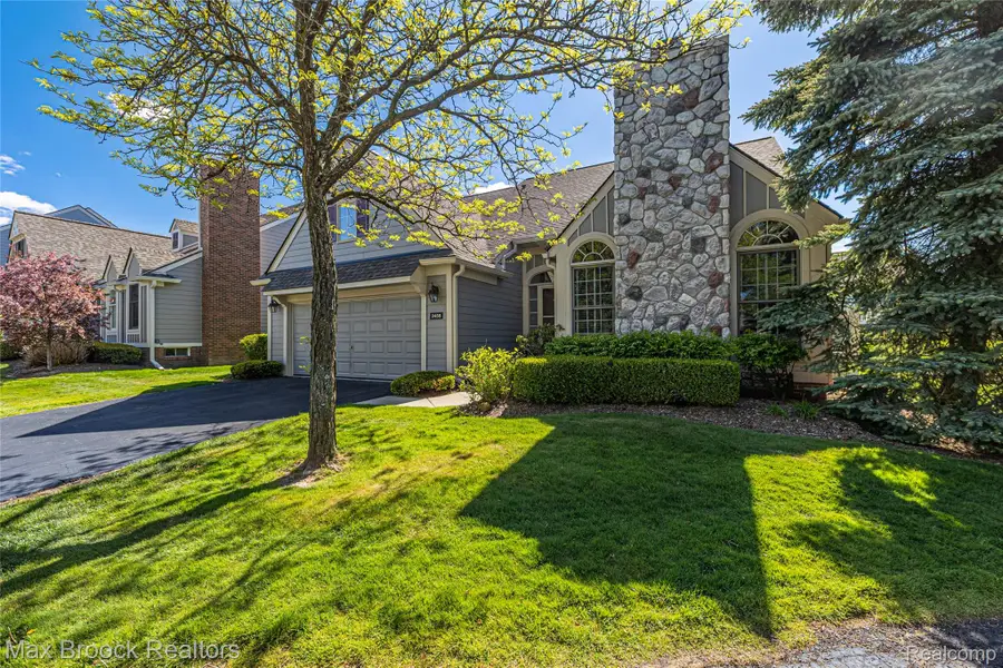 2456 Inglehill Point, Bloomfield, MI 48304 - #3