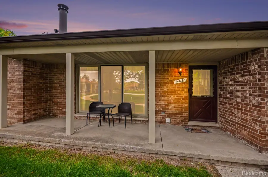 14832 Dexter Court, Utica, MI 48315 - #2