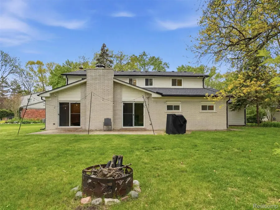 37296 Maple Leaf Court, Clinton Township, MI 48036 - #2