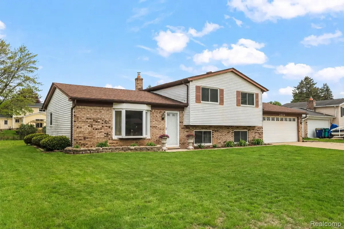 2814 Burgess Hill Drive, Waterford, MI 48329 - #1