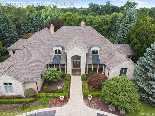 46472 Shelley Pond Drive, Northville, MI 48168