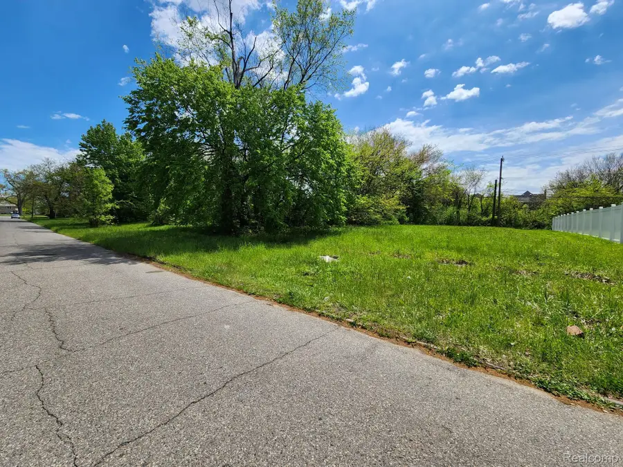 562 Westminster Street, Detroit, MI 48202 - #2