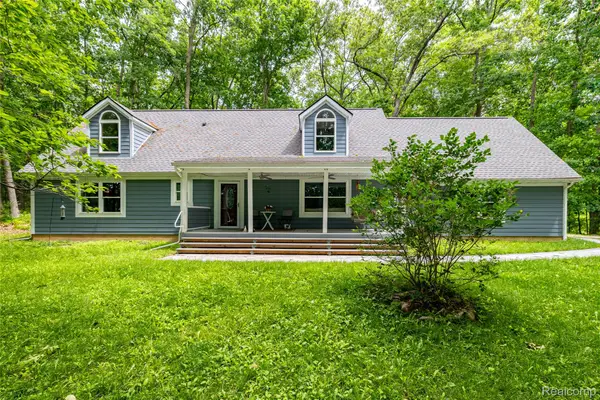 8470 Merrill Road, WhitmoreLake, MI 48189