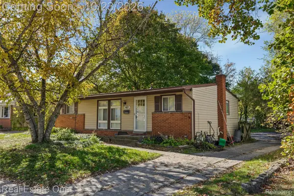 927 Bird Song Drive, Milford, MI 48381