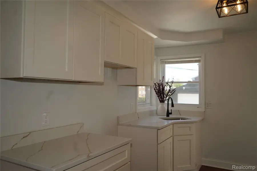 16047 W Chicago Street, Detroit, MI 48228 - #2