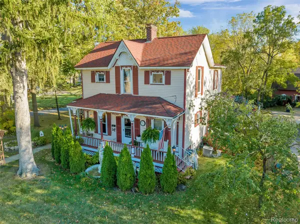 327 Reid Road, GrandBlanc, MI 48439