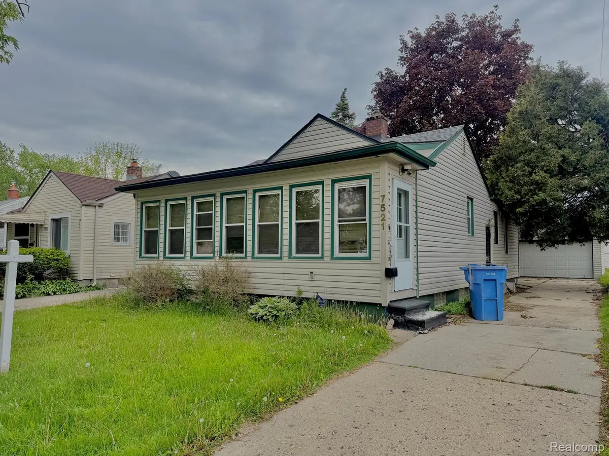 7521 N Silvery Lane, Dearborn Heights, MI 48127 - #1