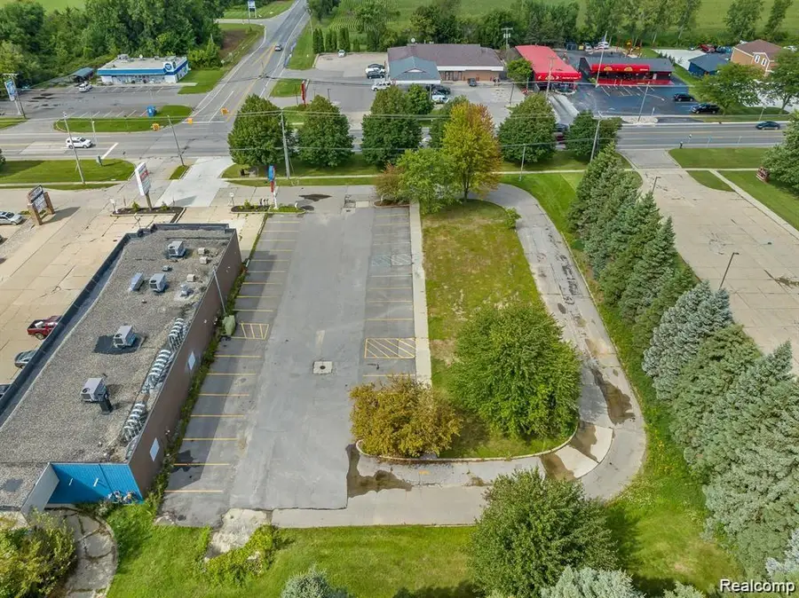 8541 Miller Road, Swartz Creek, MI 48473 - #3