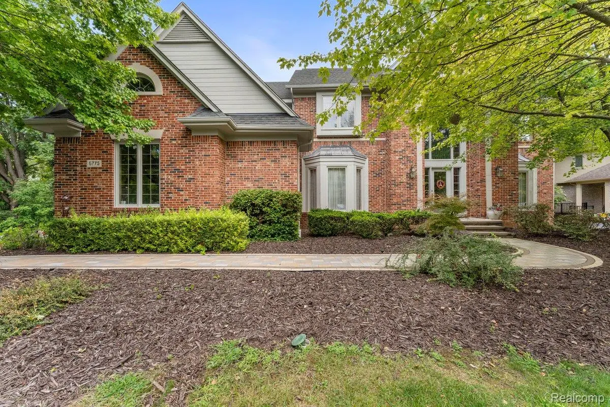 6775 Carlyle Crossing, West Bloomfield, MI 48322 - #1