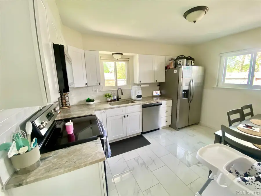 28111 Selkirk Street, Southfield, MI 48076 - #2