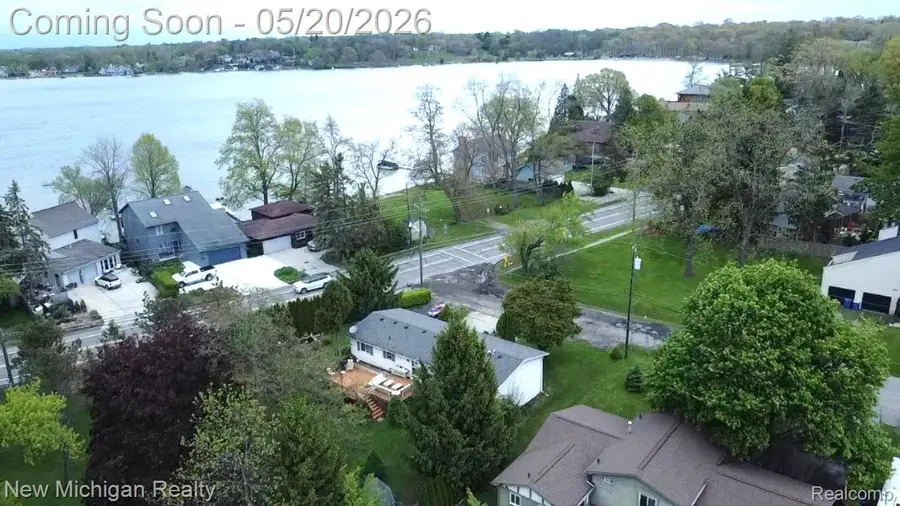 1004 Pelham Boulevard, Waterford, MI 48328 - #2