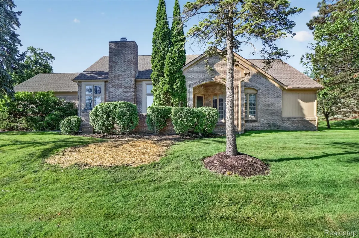 6190 Celeste Road, West Bloomfield, MI 48322 - #1