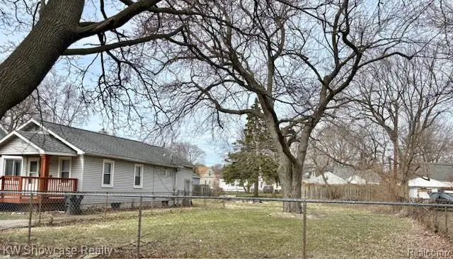 683 E Mansfield Avenue, Pontiac, MI 48340 - #2