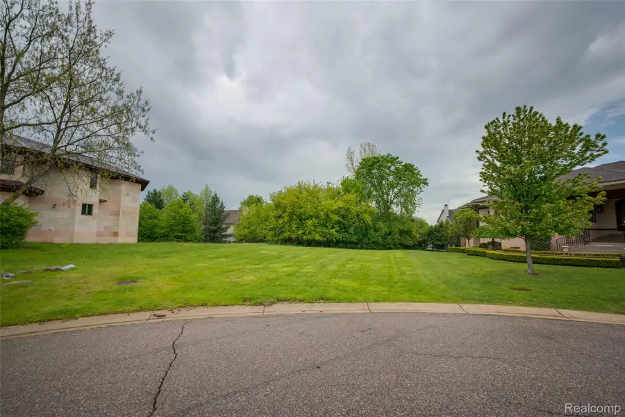 5057 Karachi Street, West Bloomfield, MI 48322 - #3