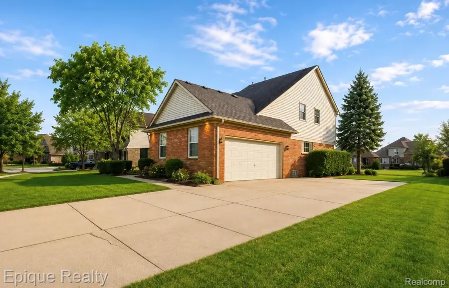 21370 Carlton Drive, Macomb, MI 48044 - #2
