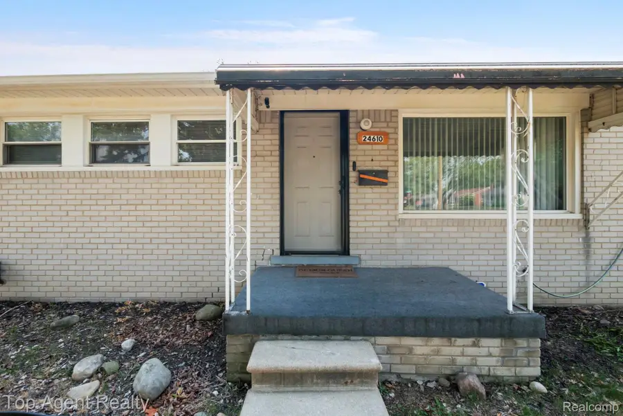 24610 Adlai Avenue, Eastpointe, MI 48021 - #3