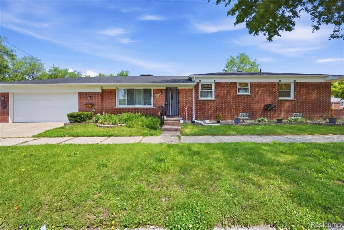 8271 Arnold Street, Dearborn Heights, MI 48127 - #1