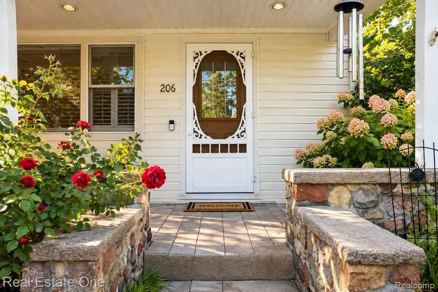 206 Broadway, Davisburg, MI 48350 - #2