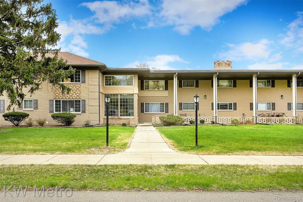 2309 Walton Boulevard #32, Rochester Hills, MI 48309 - #1