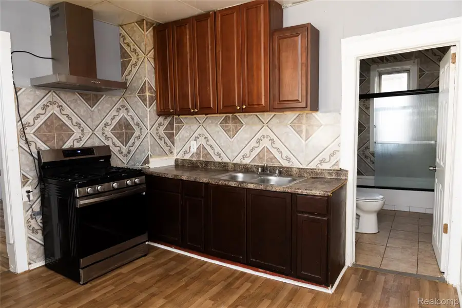2441 Holbrook Street, Hamtramck, MI 48212 - #2