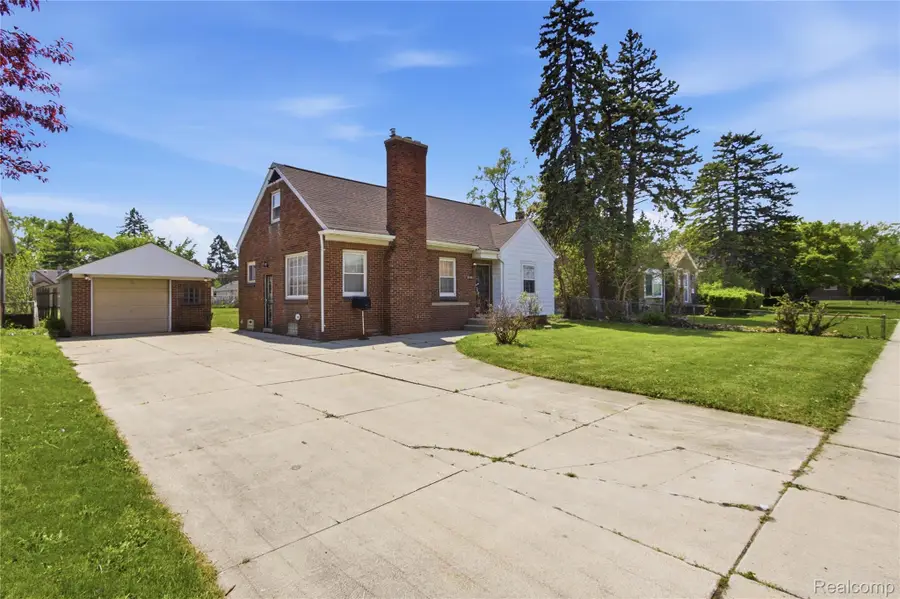 8238 Fisher Avenue, Warren, MI 48089 - #2