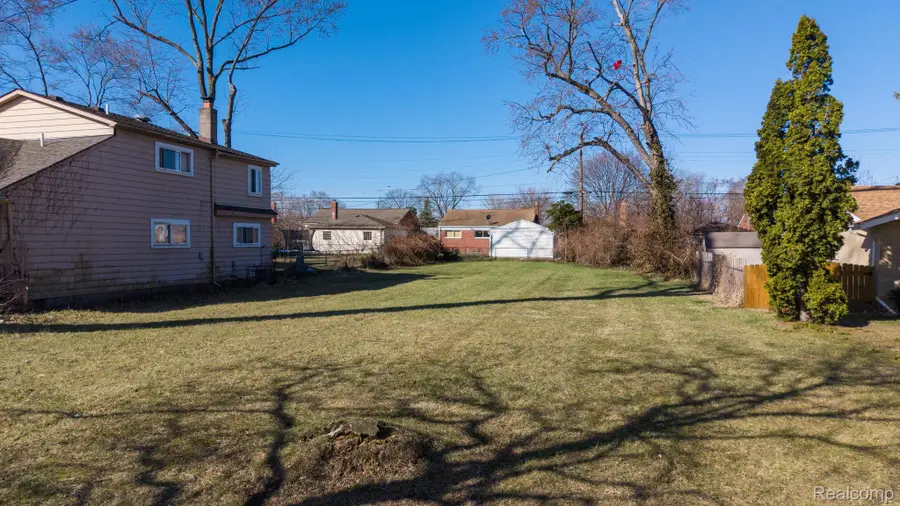 8505 Fenton Street, Dearborn Heights, MI 48127 - #2