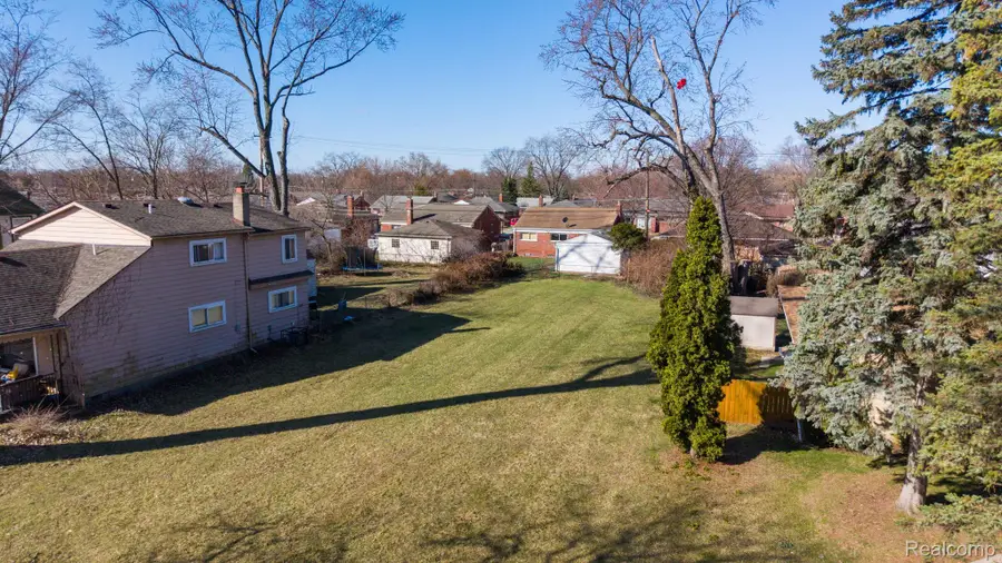 8505 Fenton Street, Dearborn Heights, MI 48127 - #3