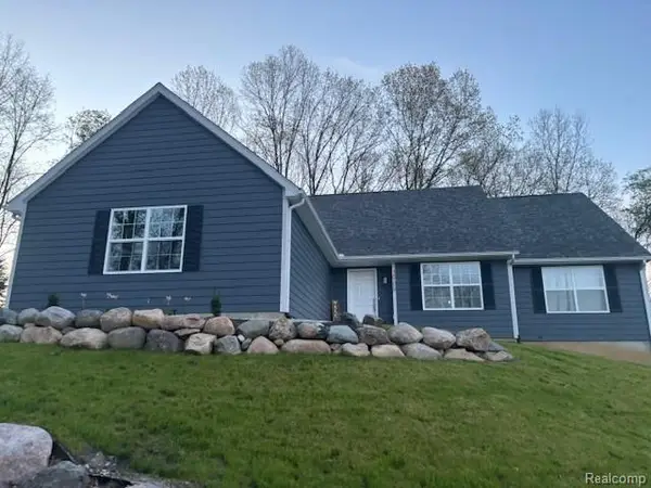 2909 Hideaway Beach Drive, Brighton, MI 48114