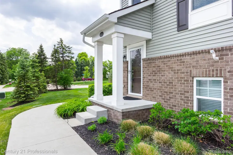 4918 Treeside Lane #27, Troy, MI 48098 - #3