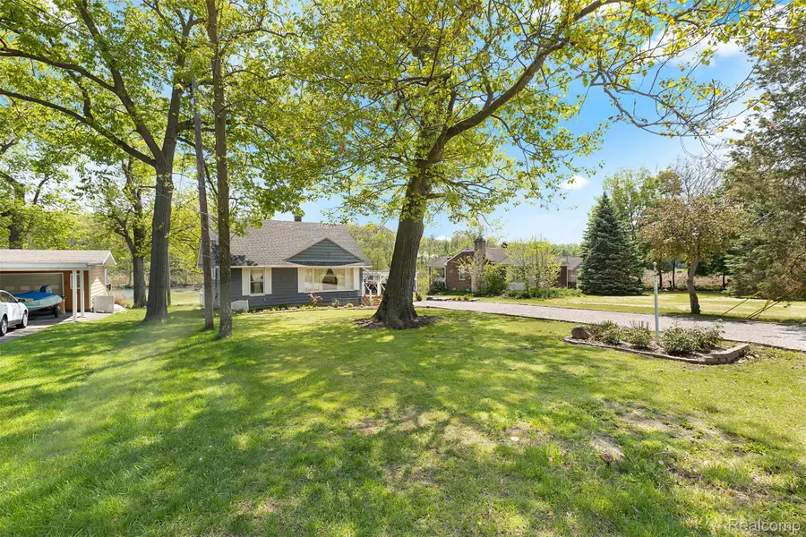 22827 Meridian Road, Grosse Ile, MI 48138 - #2