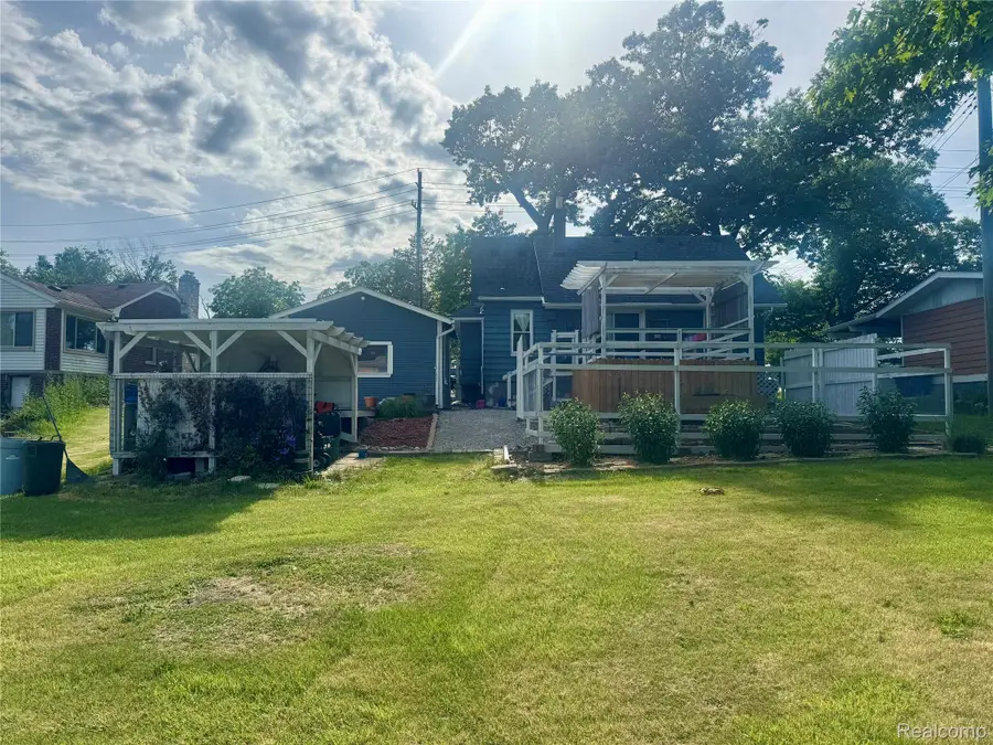 22827 Meridian Road, Grosse Ile, MI 48138 - #3