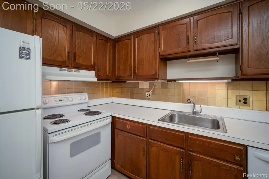 30795 Shiawassee Road #7, Farmington, MI 48336 - #3