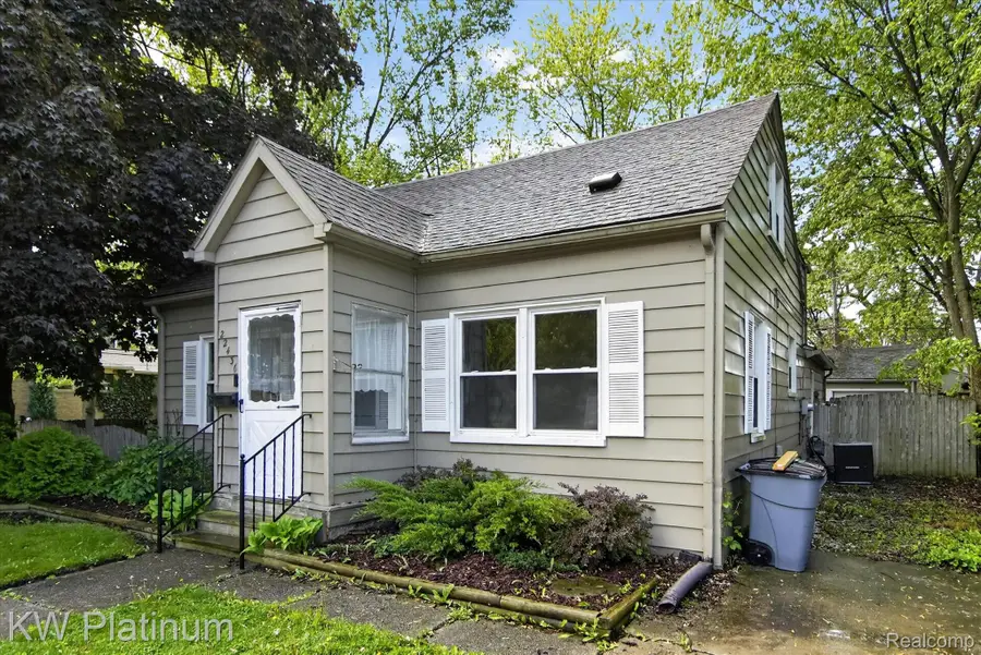 22436 Doremus Street, Saint Clair Shores, MI 48080 - #2