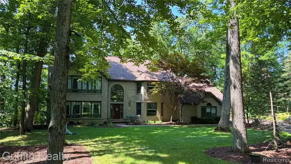 2018 Pine Hollow Trail, Brighton, MI 48114