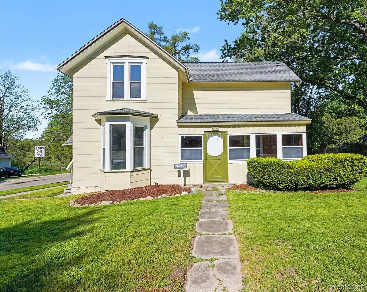 512 S Broad Street, Holly, MI 48442 - #1