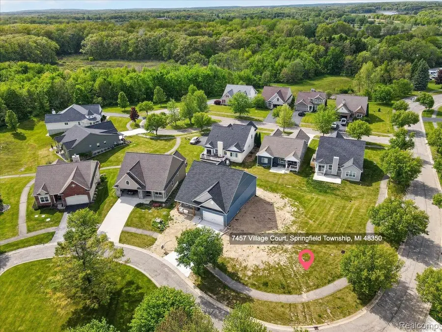 7457 Village Court, Davisburg, MI 48350 - #2