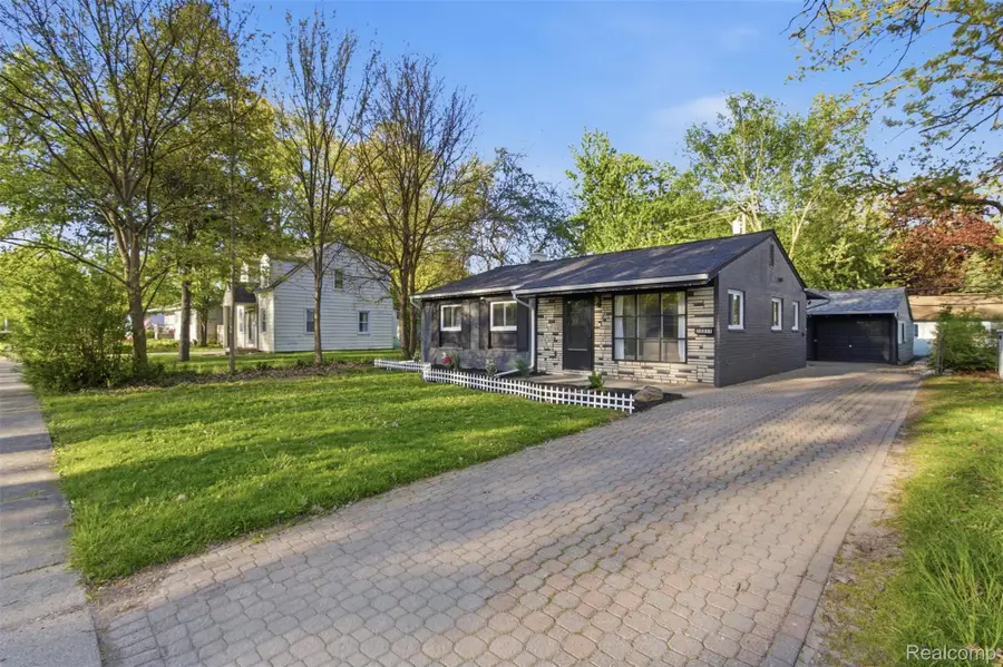 28032 Fairfax Street, Southfield, MI 48076 - #2