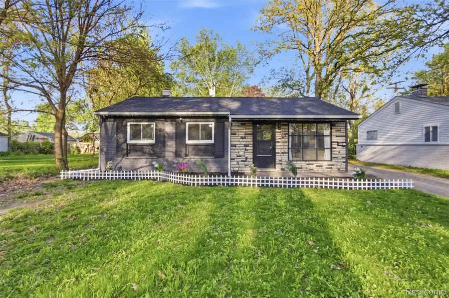 28032 Fairfax Street, Southfield, MI 48076 - #3
