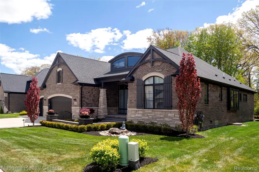 14170 Kings Park Court, Utica, MI 48315 - #2