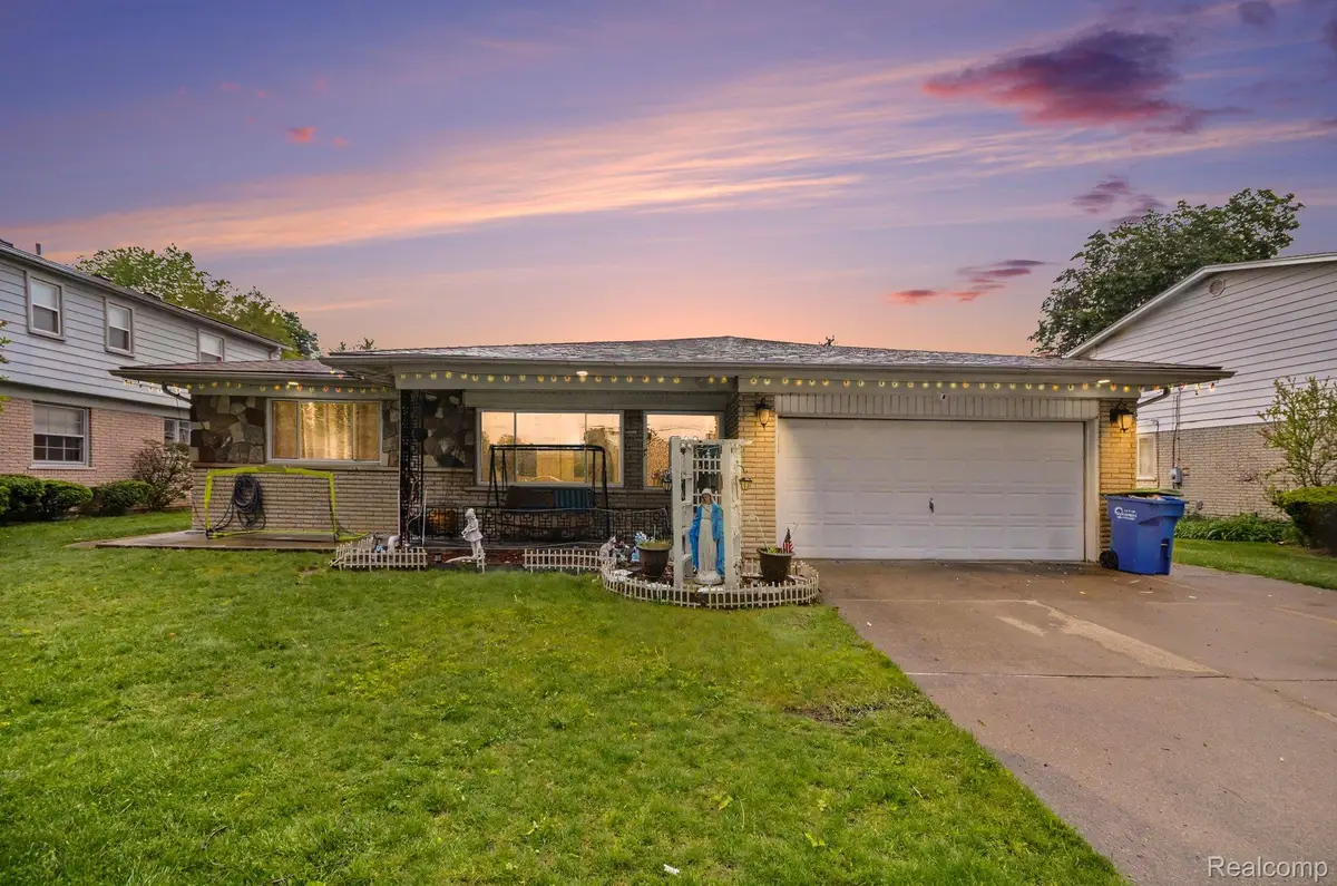 32343 Cambridge Drive, Warren, MI 48093 - #1