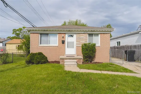 27731 Bohnhoff Street, Roseville, MI 48066