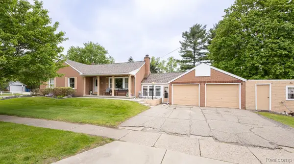202 Park Avenue, Holly, MI 48442