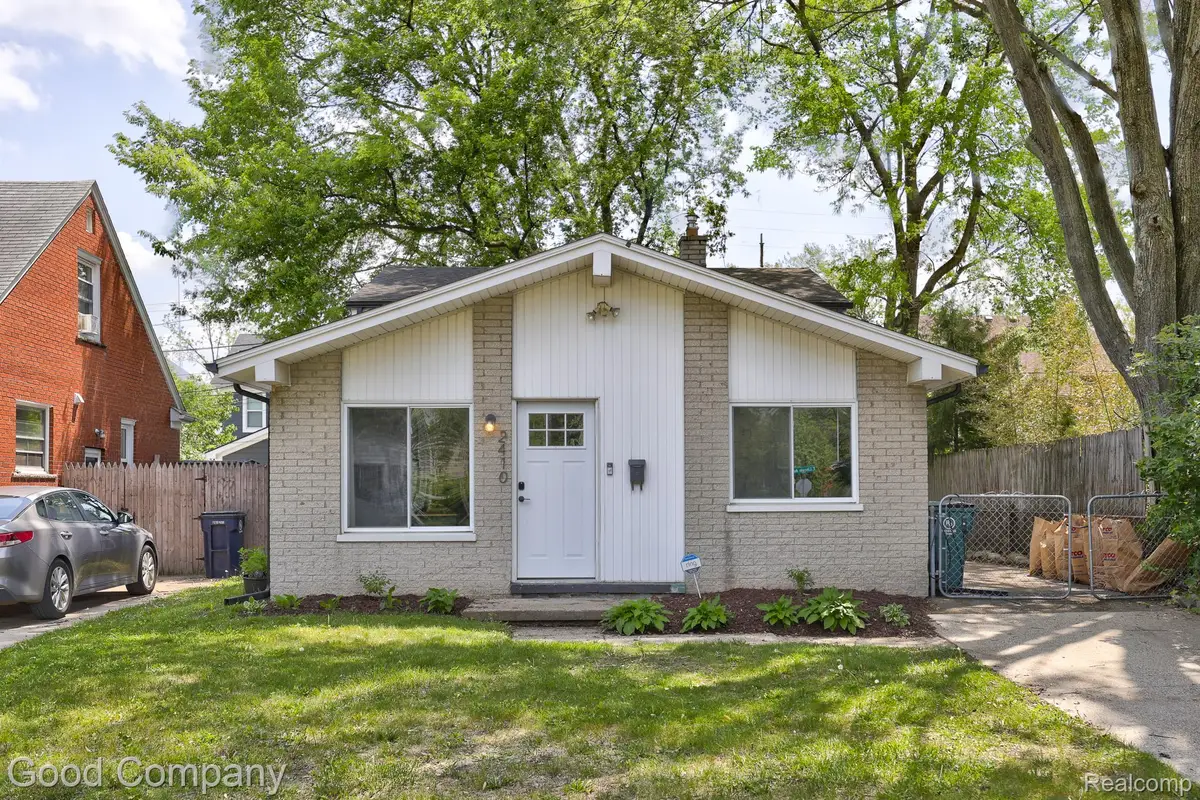 2410 E Lincoln Avenue, Royal Oak, MI 48067 - #1